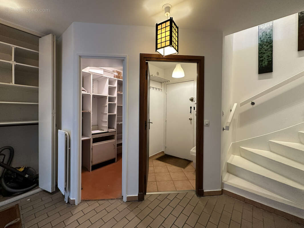 Duplex de 5 pièces de 137,03 m2 avec les deux vérandas, un double garage, un jardinet et un sous-sol total - photo 13