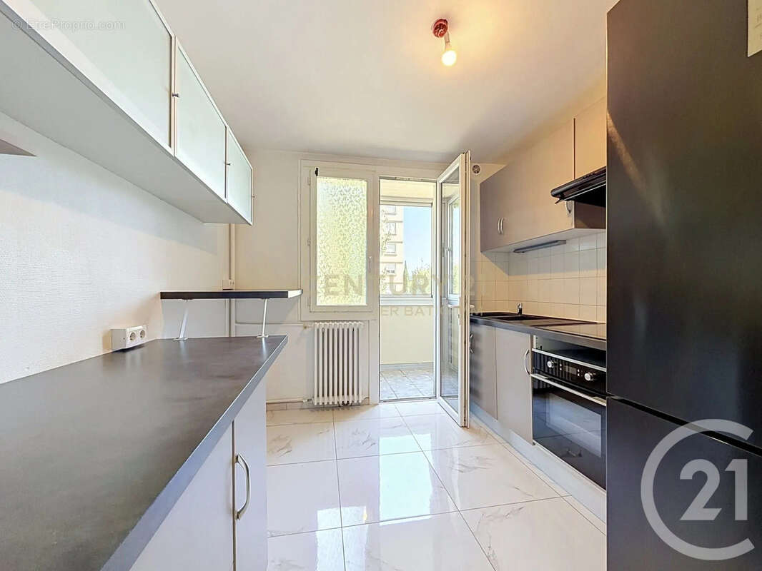 Appartement 67 m² à Bourgoin-Jallieu  - photo 4