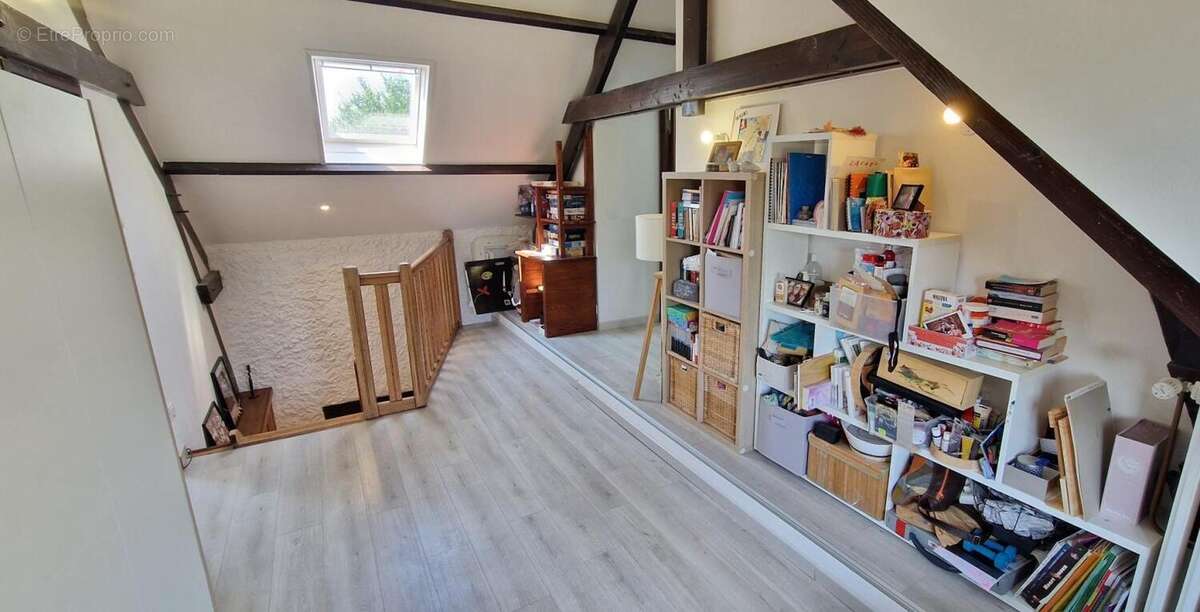  Coup de cœur à la campagne – Belle maison familiale 6 pièces de 140 m² avec véranda chauffée, dépendances, garages et jardin - photo 12