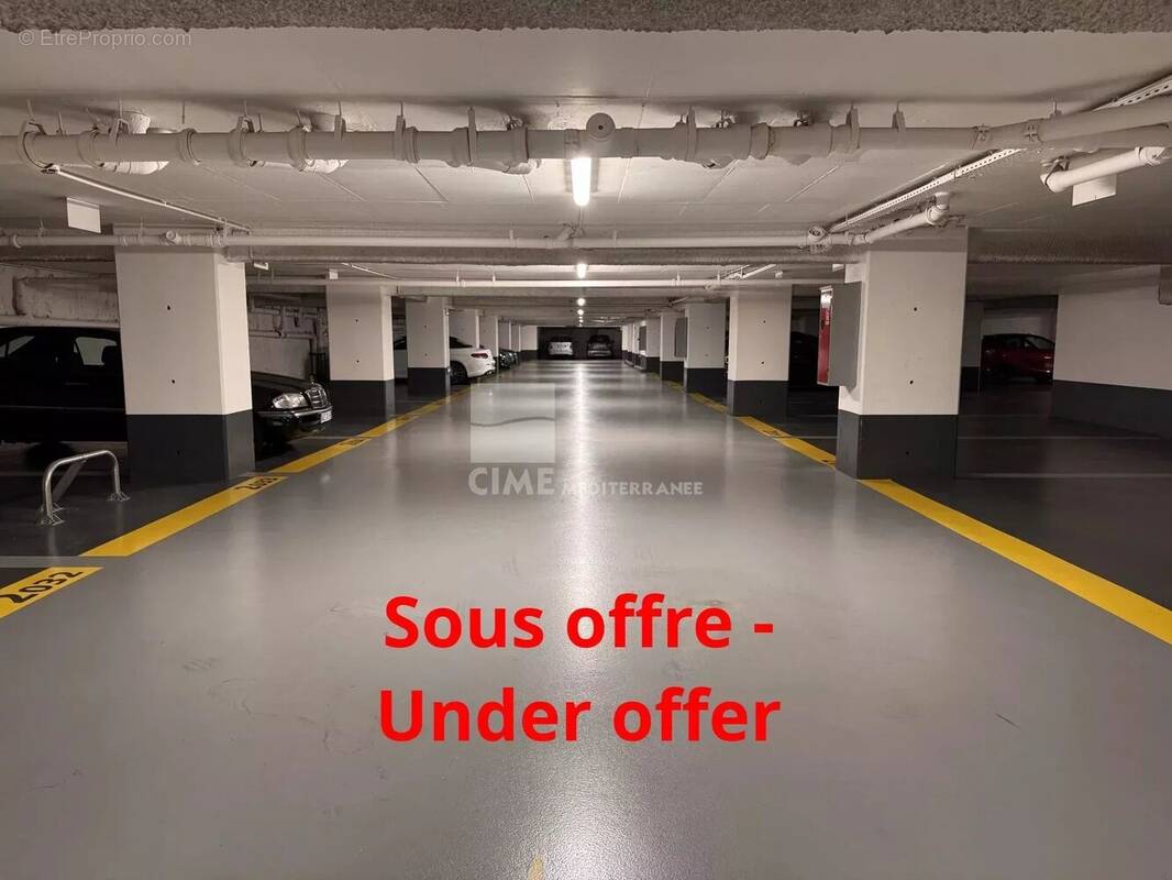 Parking à CANNES
