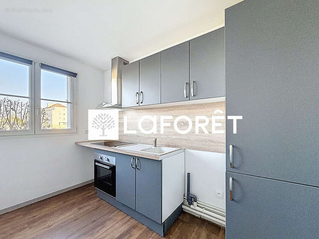 Appartement à MOISSY-CRAMAYEL