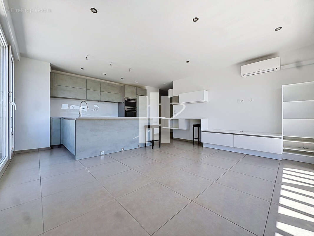 Appartement 3 pièces à vendre à fréjus   dernier étage avec 100 m2 de terrasses, piscine et parking - photo 5