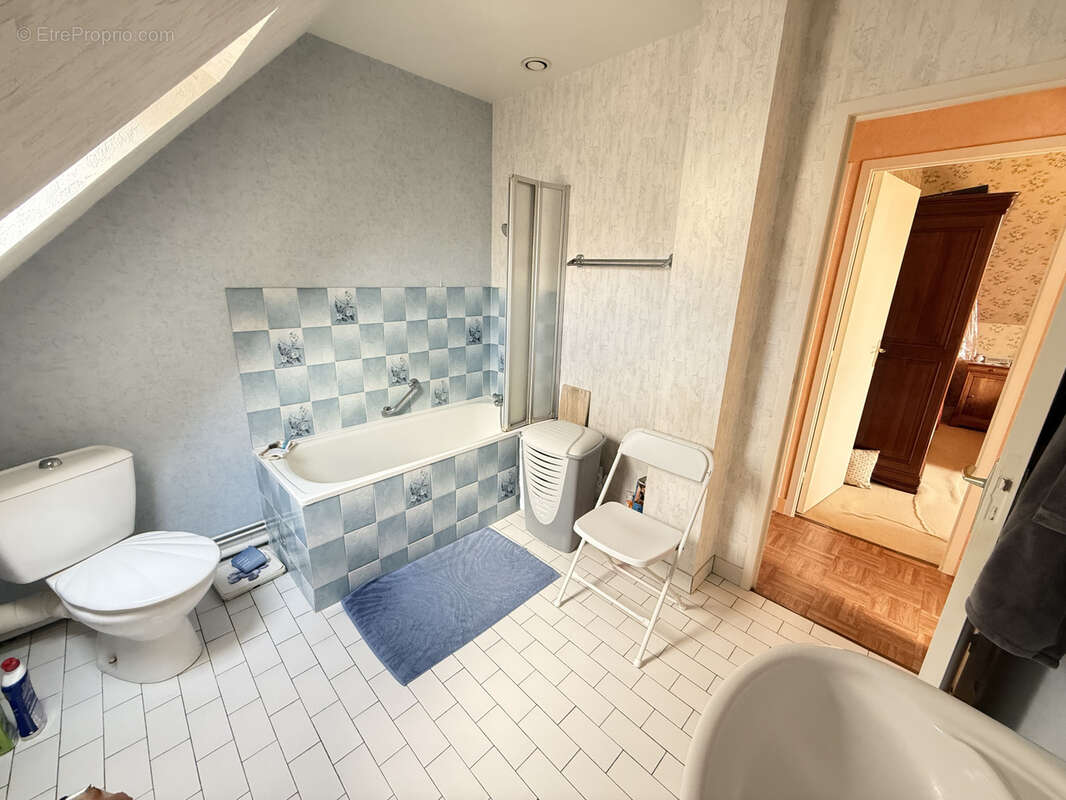 Maison à YVRE-L&#039;EVEQUE