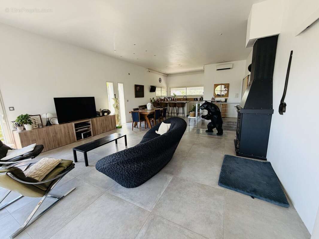 Maison 201 m² à Villeneuve-Les-Avignon  - photo 5
