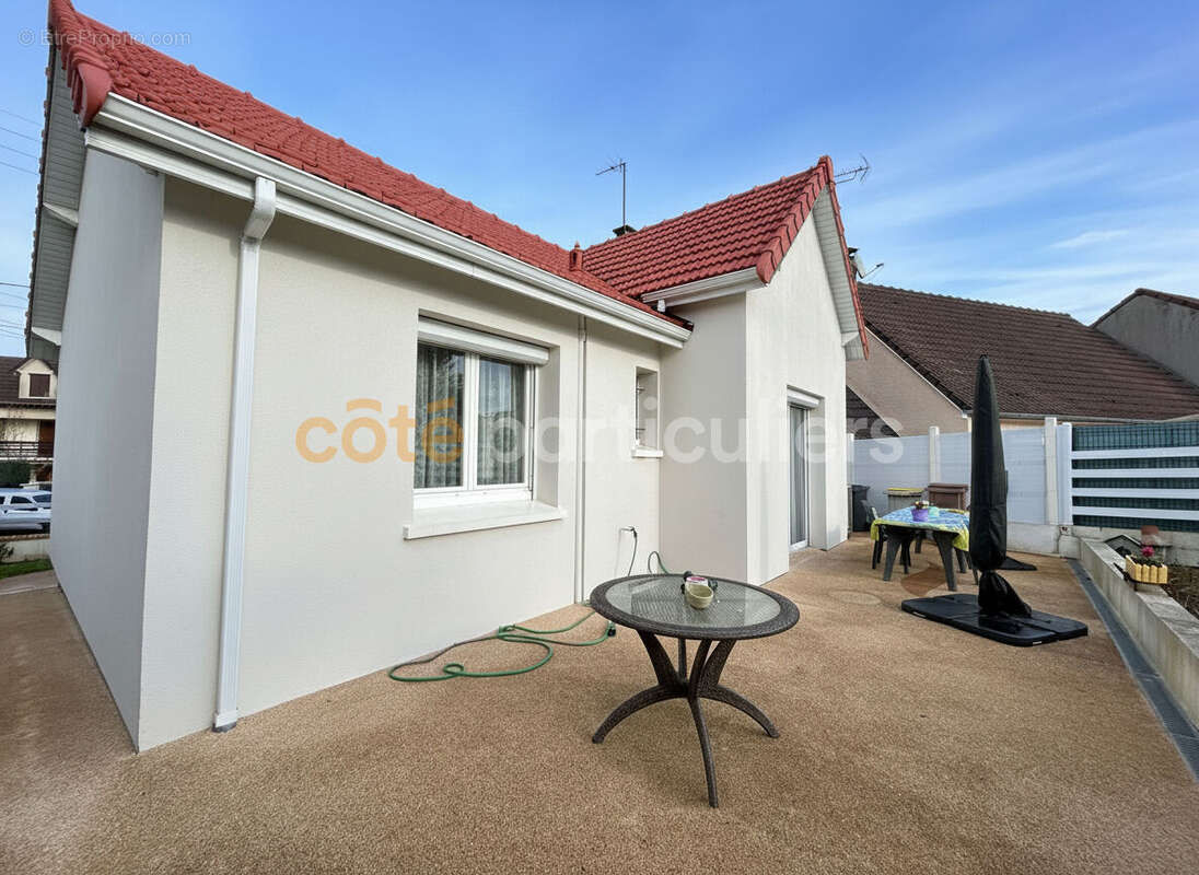 Maison à VIGNEUX-SUR-SEINE