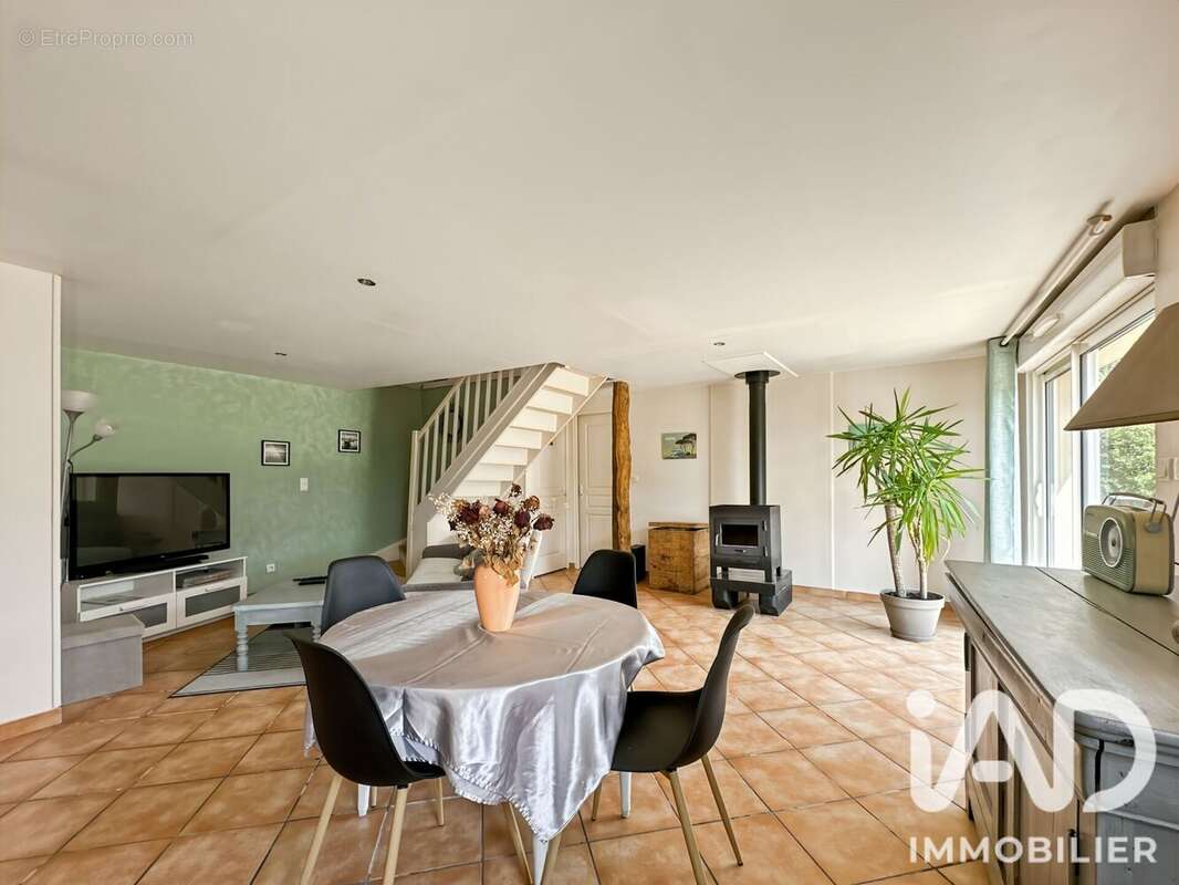 Maison 100 m² à Mont-Dol  - photo 4