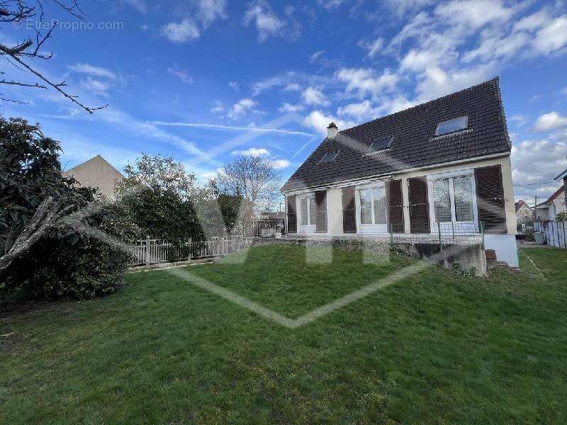 Maison à COMBS-LA-VILLE