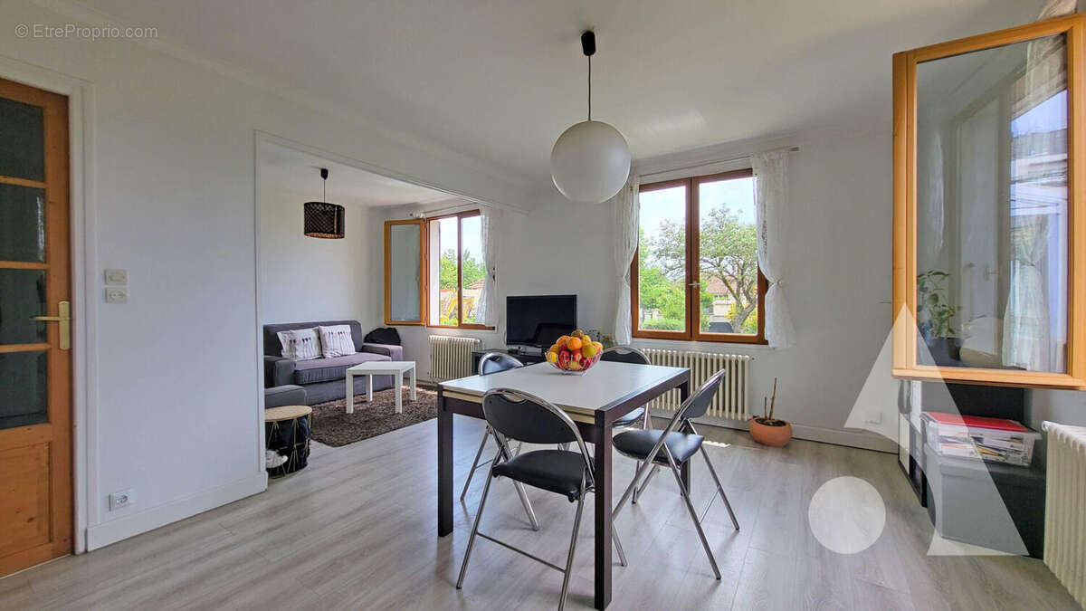 Herblay-sur-seine Maison 5 pièces 125 m2 / 3 chambres - Sous sol total - Atelier - Dépendance - photo 2