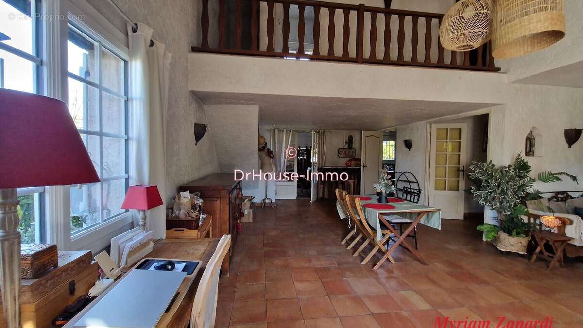 Maison à MOUANS-SARTOUX