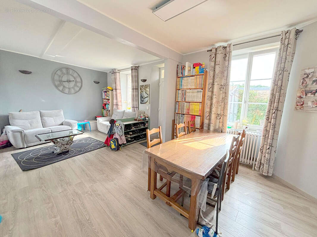A VENDRE - Maison en pierre Chaumont En Vexin CENTRE -  PLAIN PIED DE VIE - 4 chambres - 280 m² de terrain - photo 2