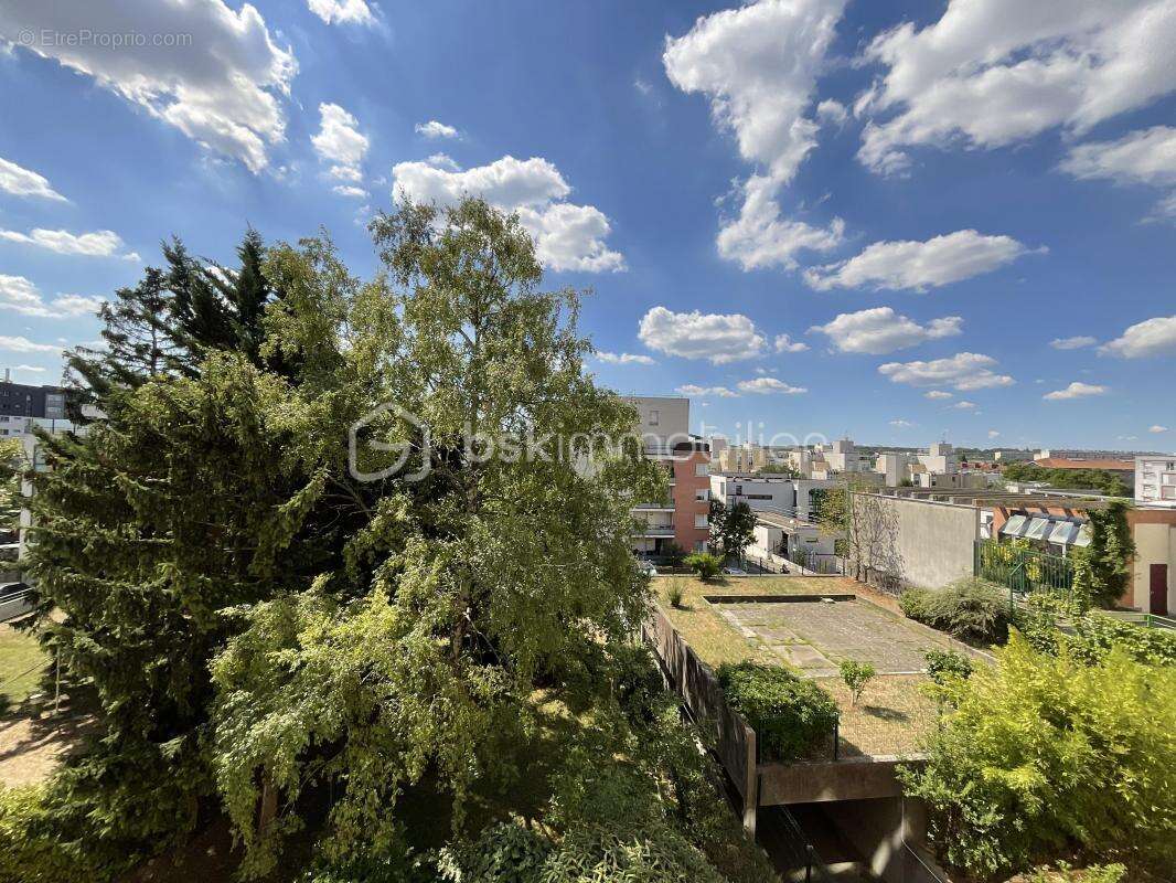 Appartement à FRESNES