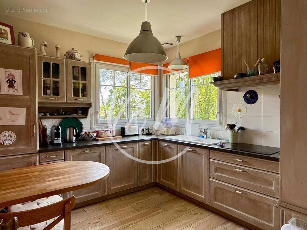 Maison 223 m² à Andernos-Les-Bains  - photo 4
