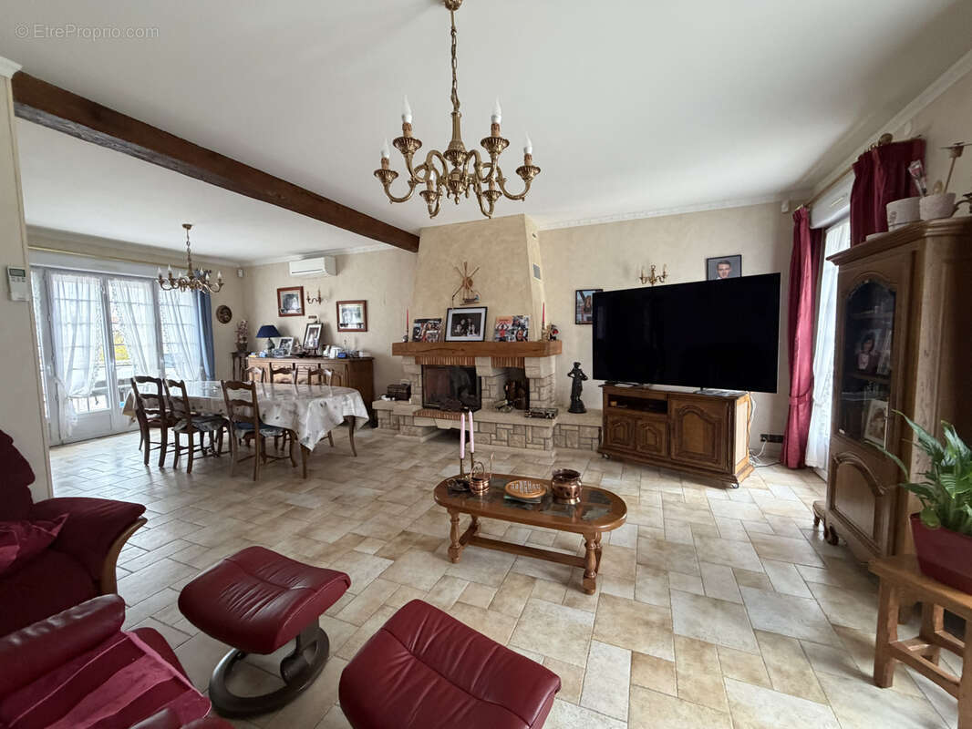 Maison à SAINT-JULIEN-LES-VILLAS