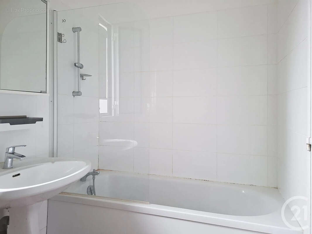 Appartement à VAUX-LE-PENIL