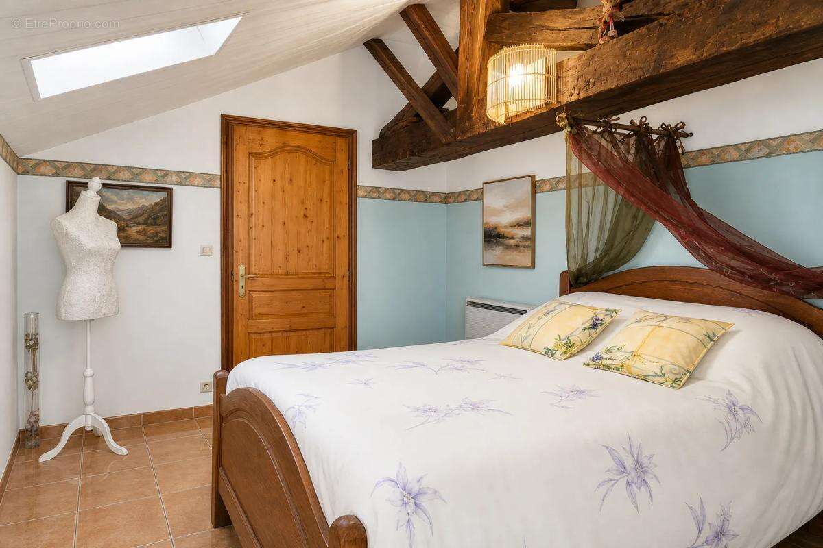 Maison rénovée avec jardin paisible à Oradour-Fanais - photo 8