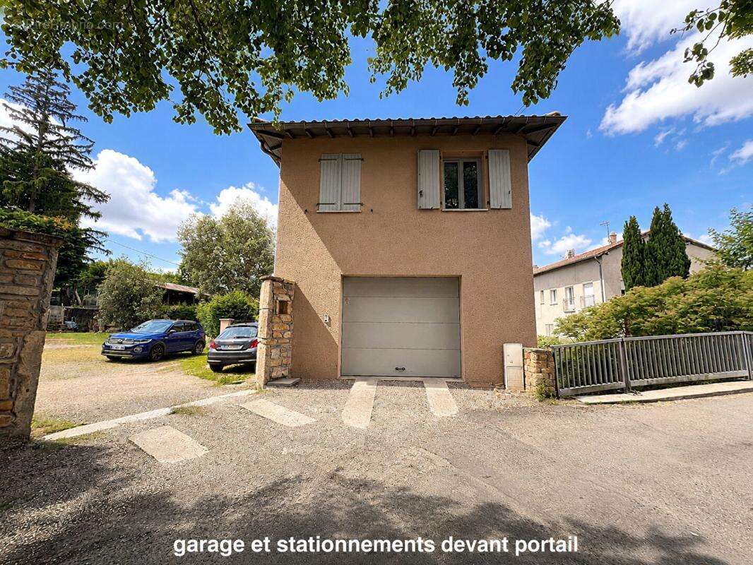 Maison à SAVIGNY