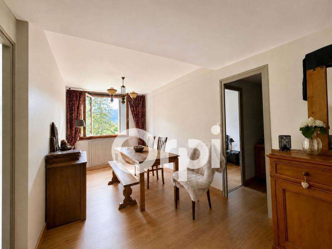 Appartement à SAINT-MARTIN-D'HERES