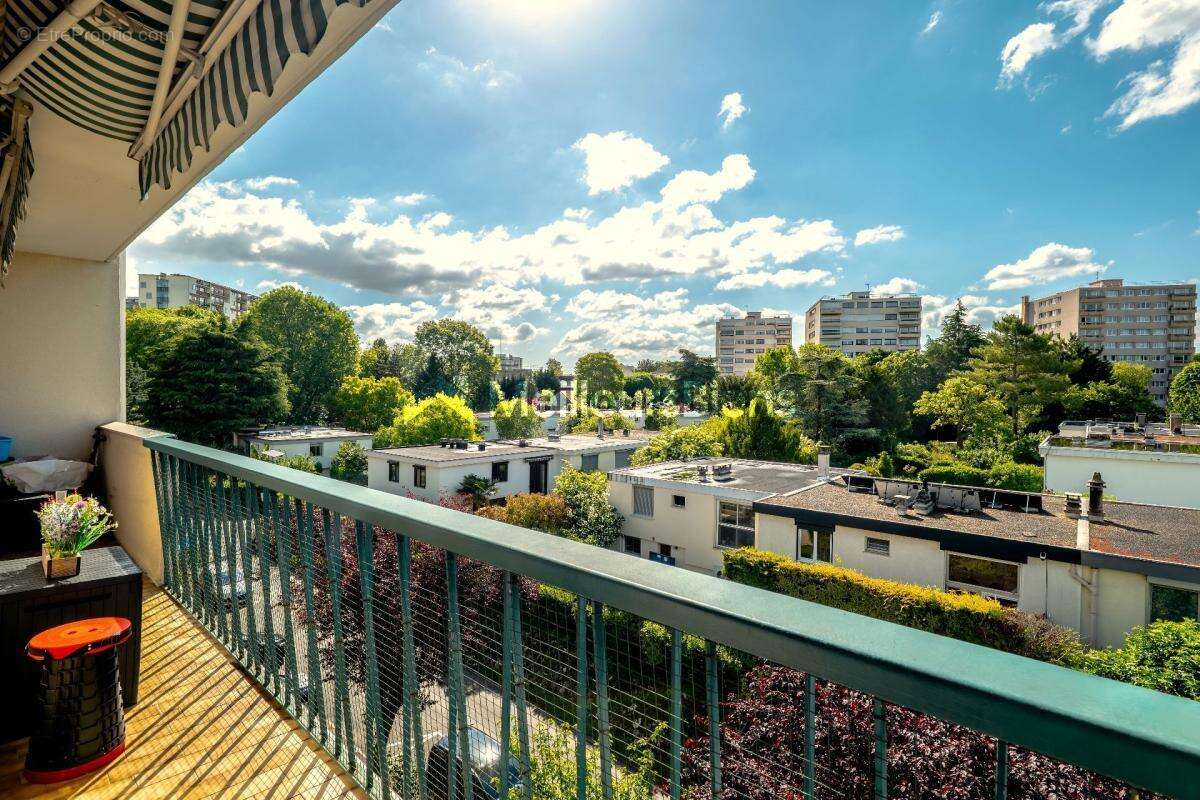 Appartement à FRESNES