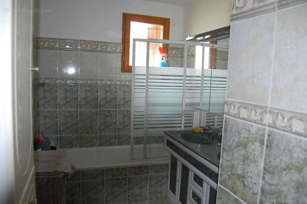 Maison récente avec piscine + dépendances - photo 7