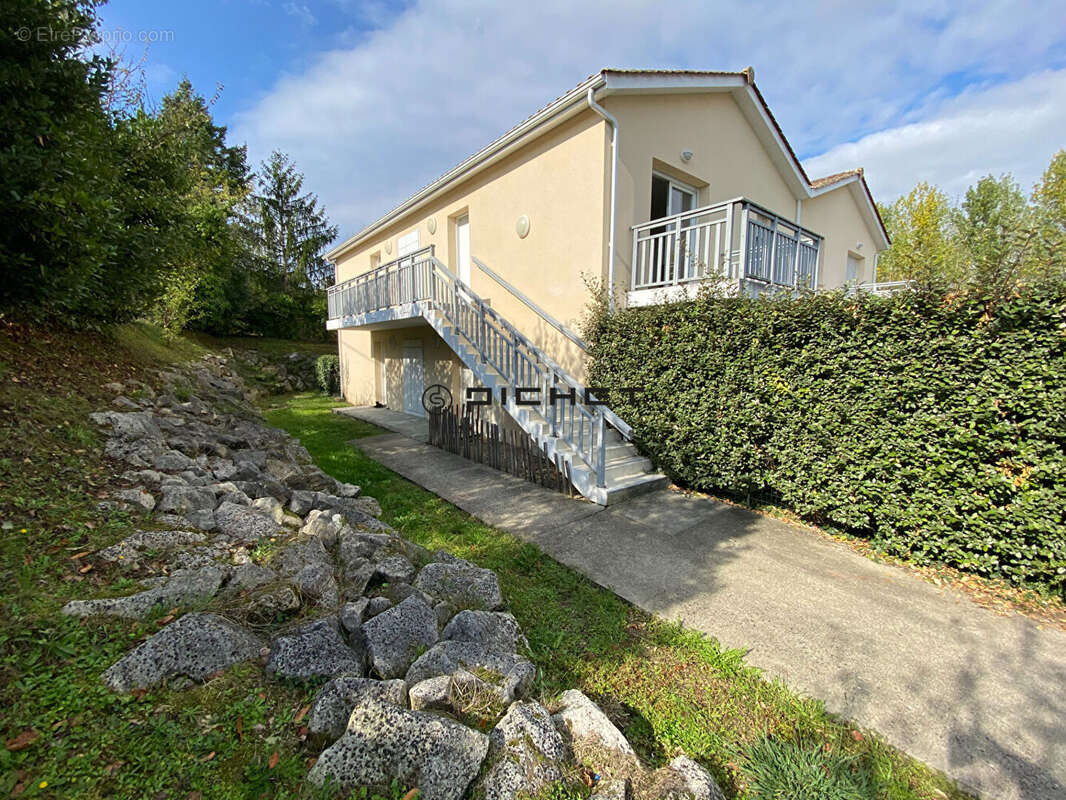 Appartement à MONTUSSAN