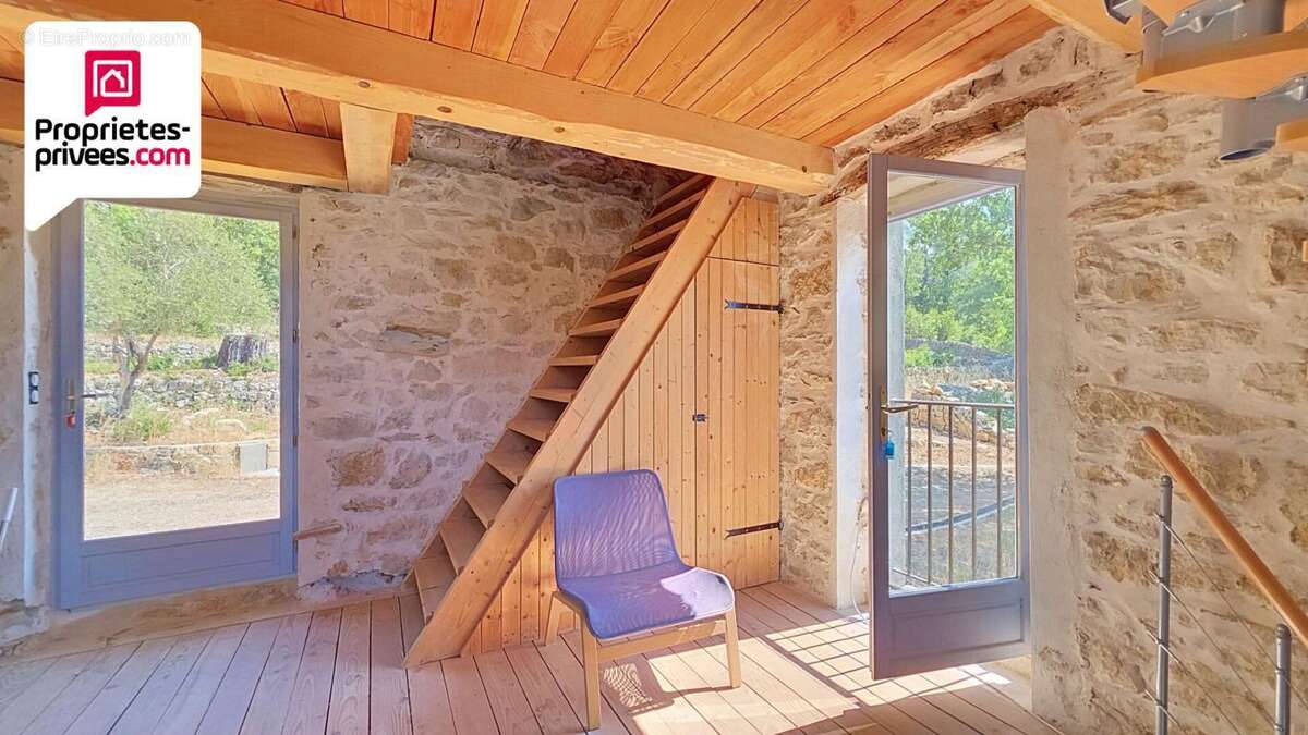 Tour en pierres amenagee avec terrain de 7 hectares et vue panoramique sur la vallee de la siagne - photo 13