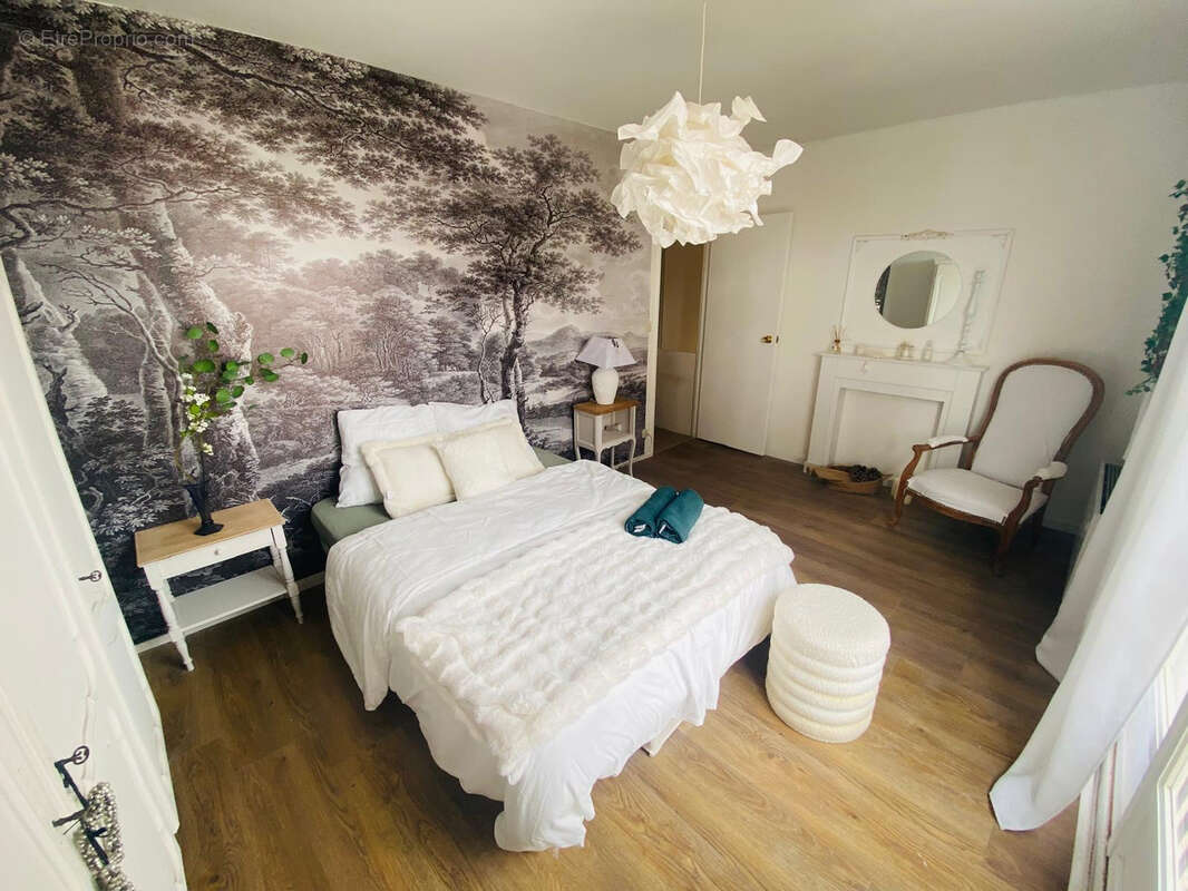 Maison à SAINT-LAURENT-DE-LA-SALANQUE