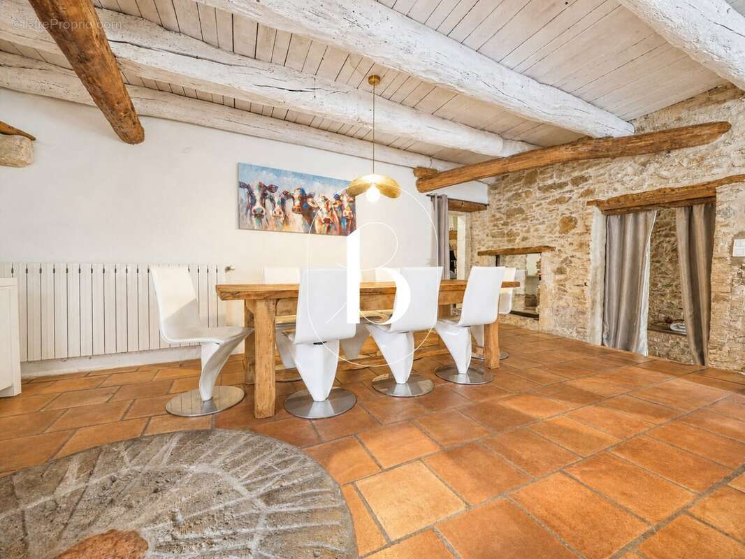 Maison à SAINT-VICTOR-LA-COSTE