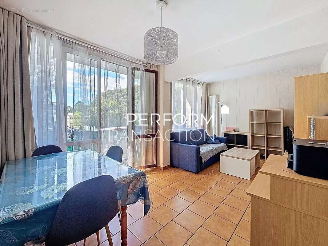 Appartement à FONTAINE