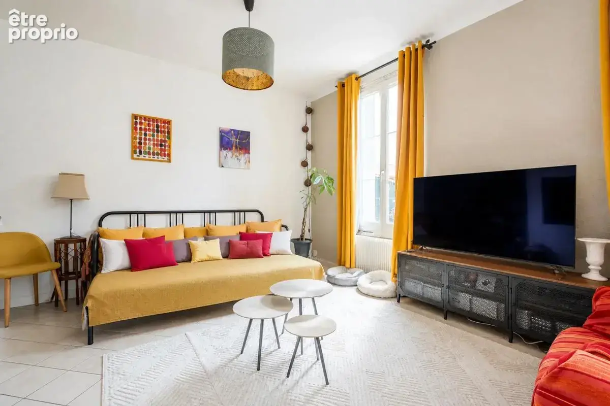 Maison de 9 pièces de 196 m² à Aubervilliers - photo 2