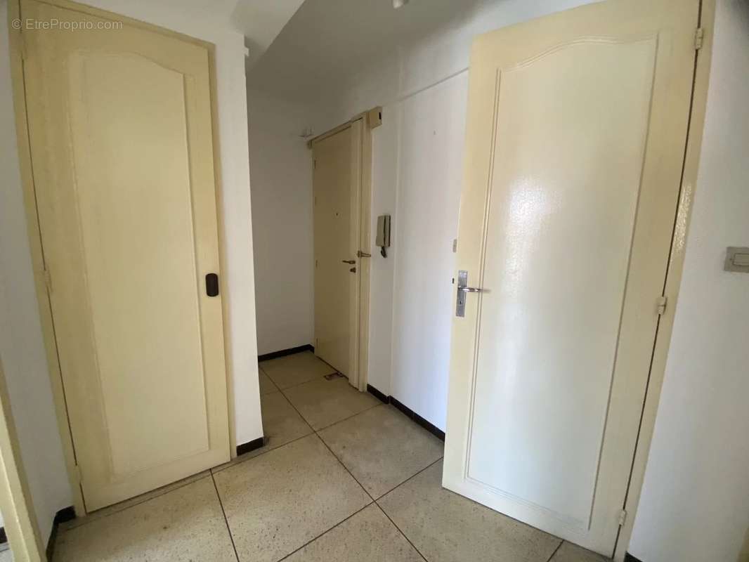 Appartement à MARSEILLE-4E