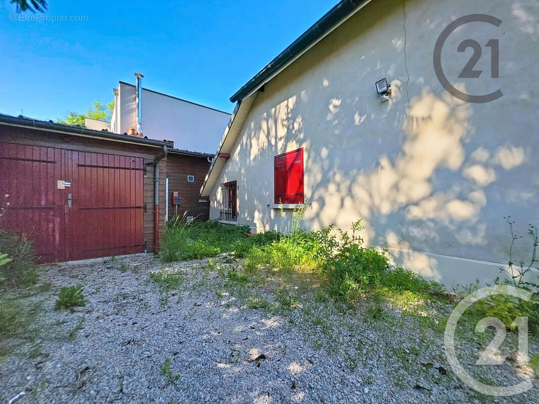 Maison 210 m² à Troyes  - photo 2