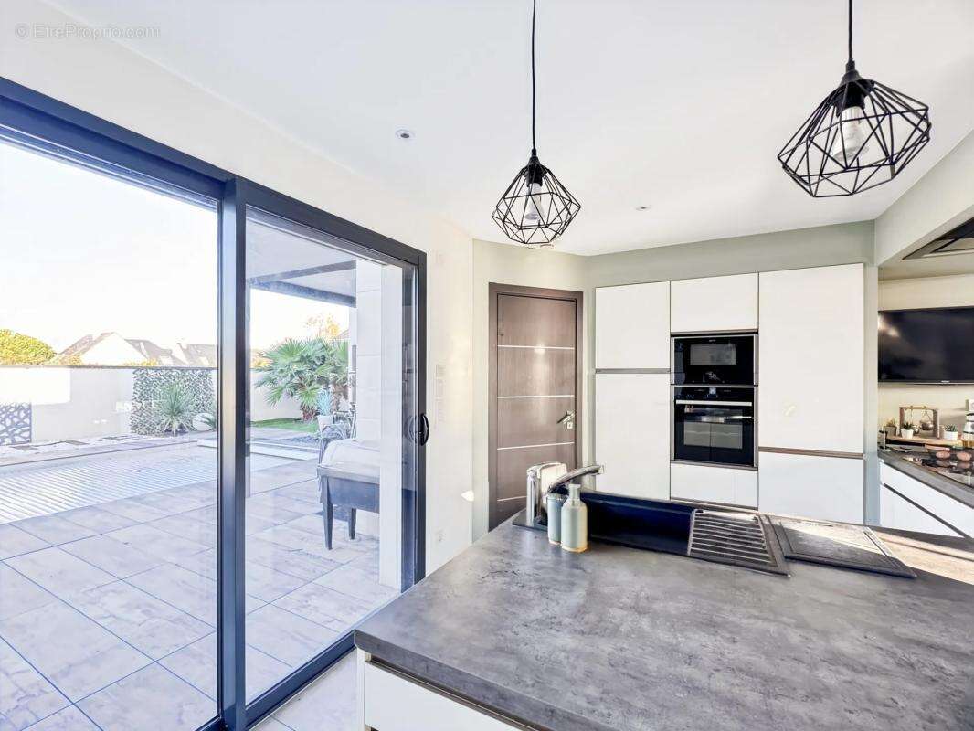 Maison à LES PONTS-DE-CE