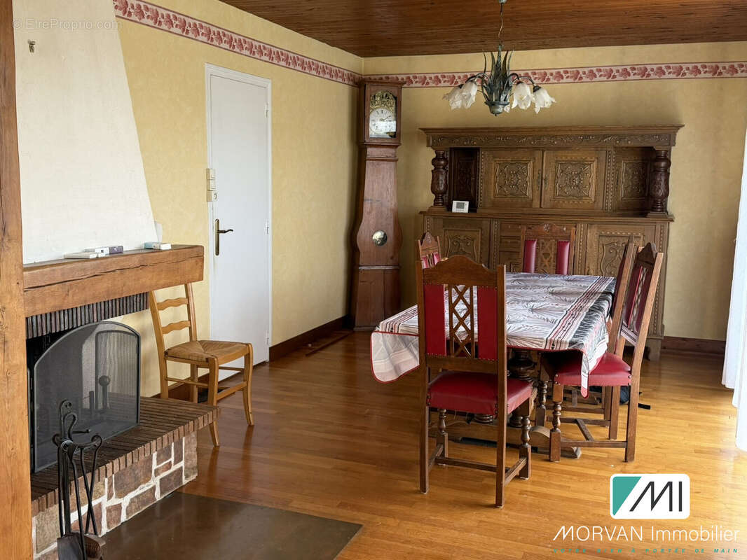 Maison à LE PERRAY-EN-YVELINES