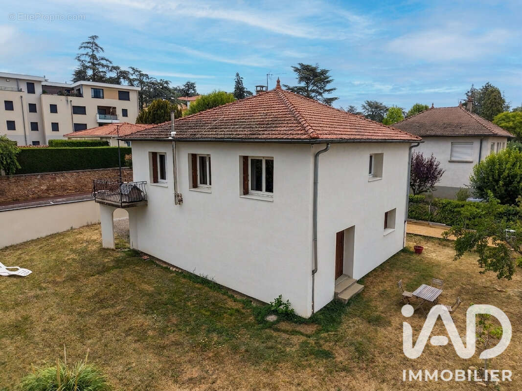 Maison 138 m² à Andrezieux-Boutheon  - photo 3