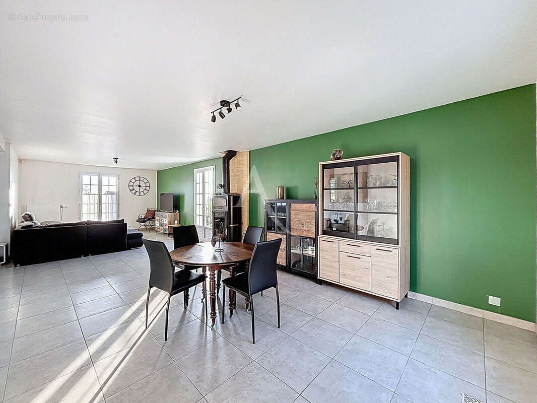 Maison à CREGY-LES-MEAUX