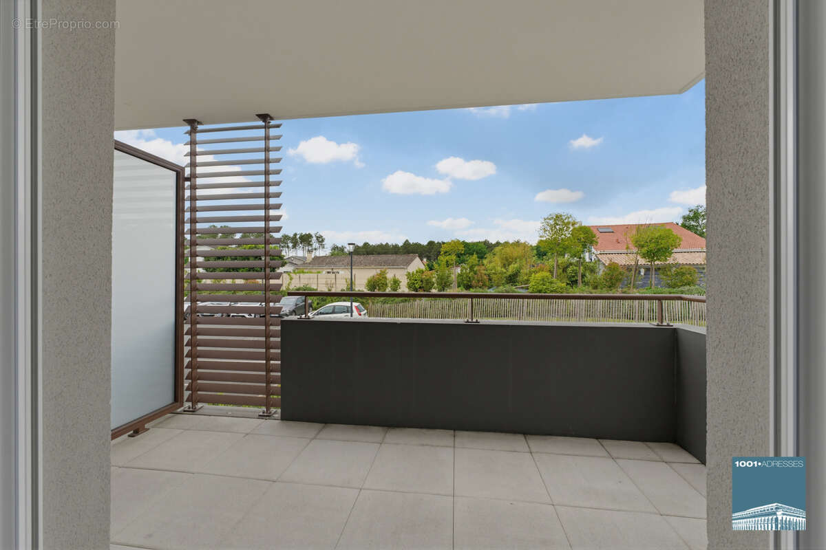 Appartement à PAREMPUYRE