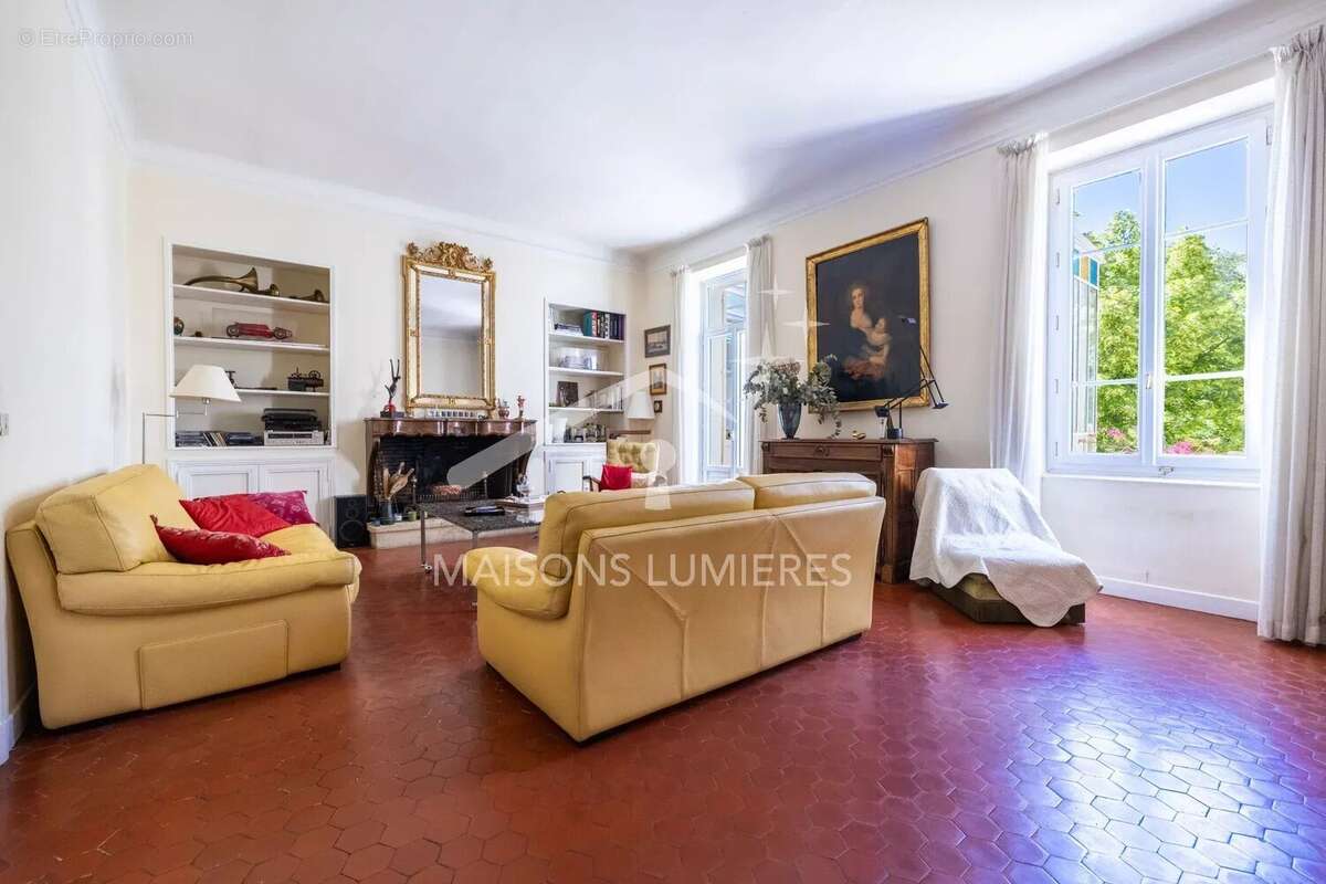 Demeure d'exception en centre-ville d'Apt - 11 pièces - 950 000€ - 370 m² habitables - photo 5