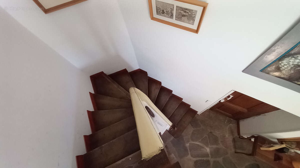 Maison à COLOMBIERES-SUR-ORB