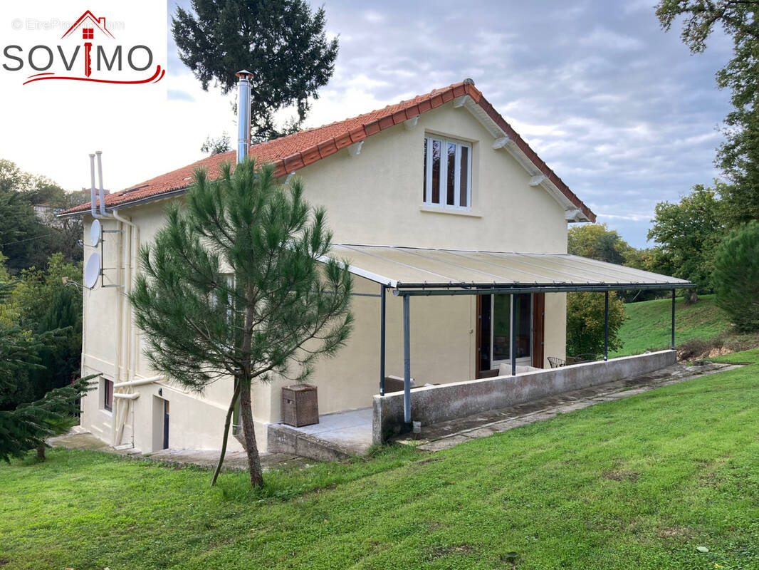 Maison à CONFOLENS