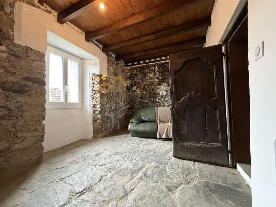 Maison à CASTELLARE-DI-MERCURIO