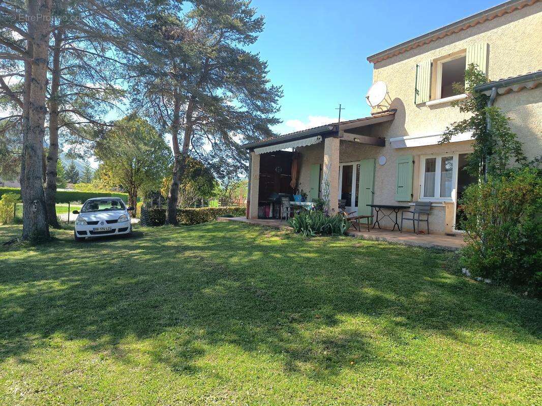 Maison à LARAGNE-MONTEGLIN