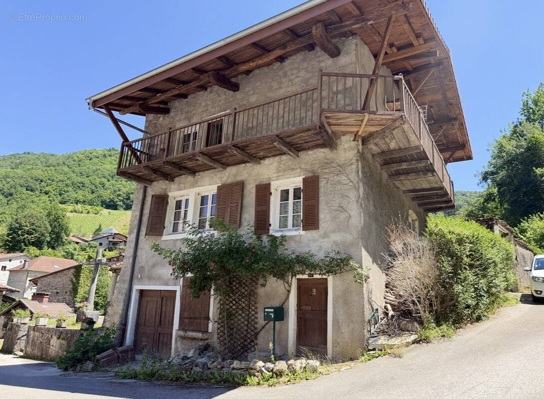 Maison à BOYEUX-SAINT-JEROME