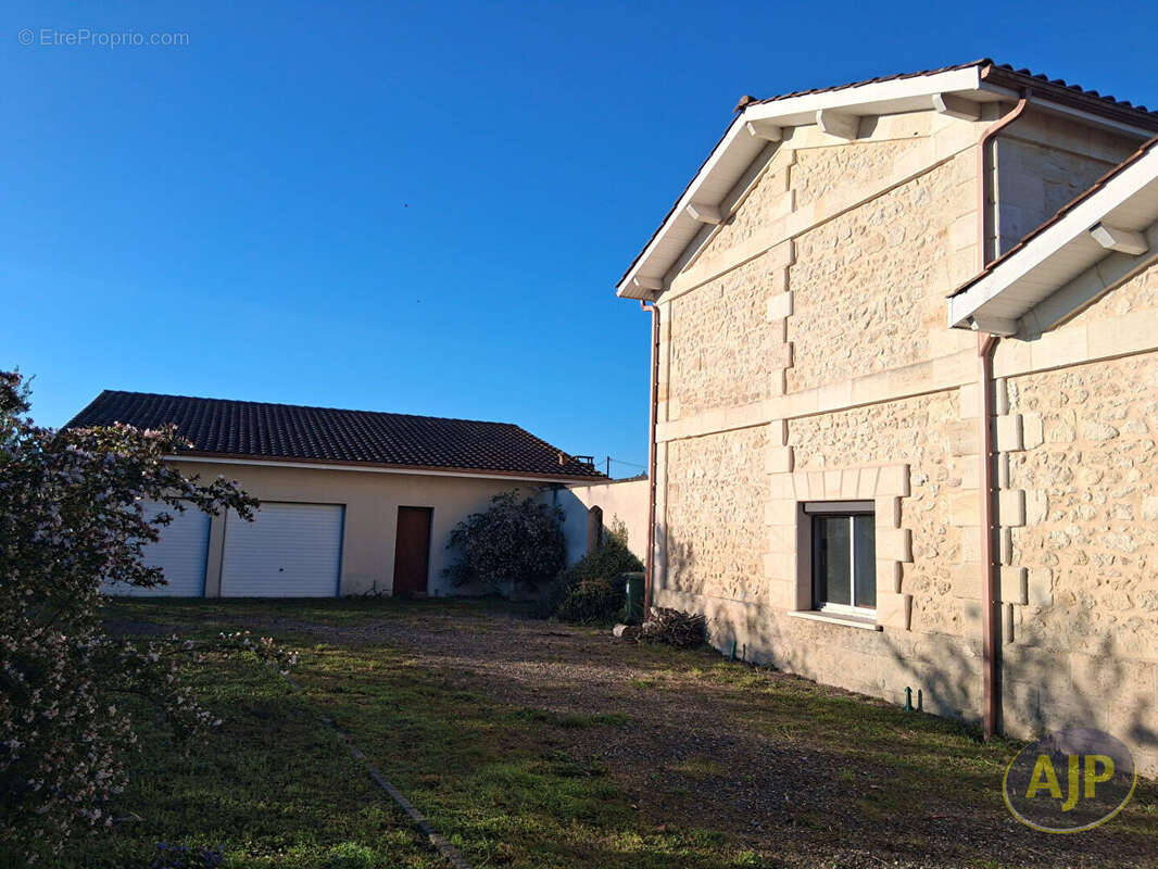 Maison à PAUILLAC