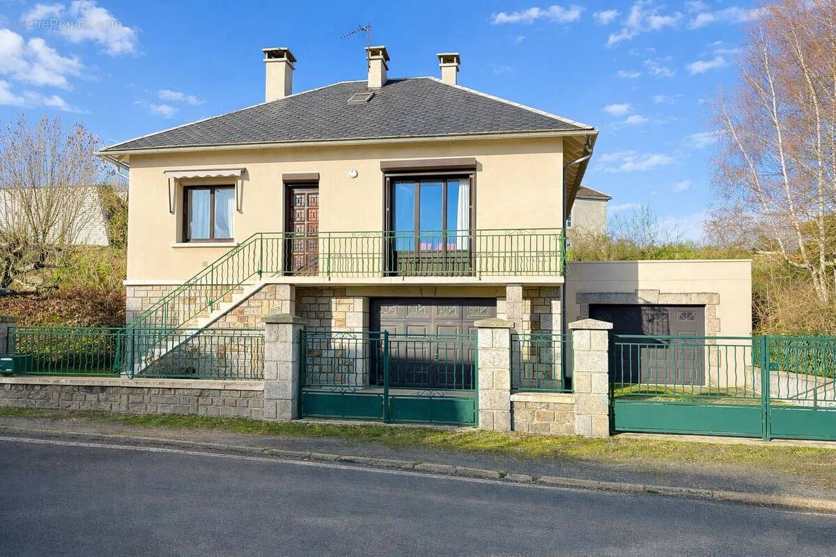 Maison à SAINT-CHELY-D'APCHER