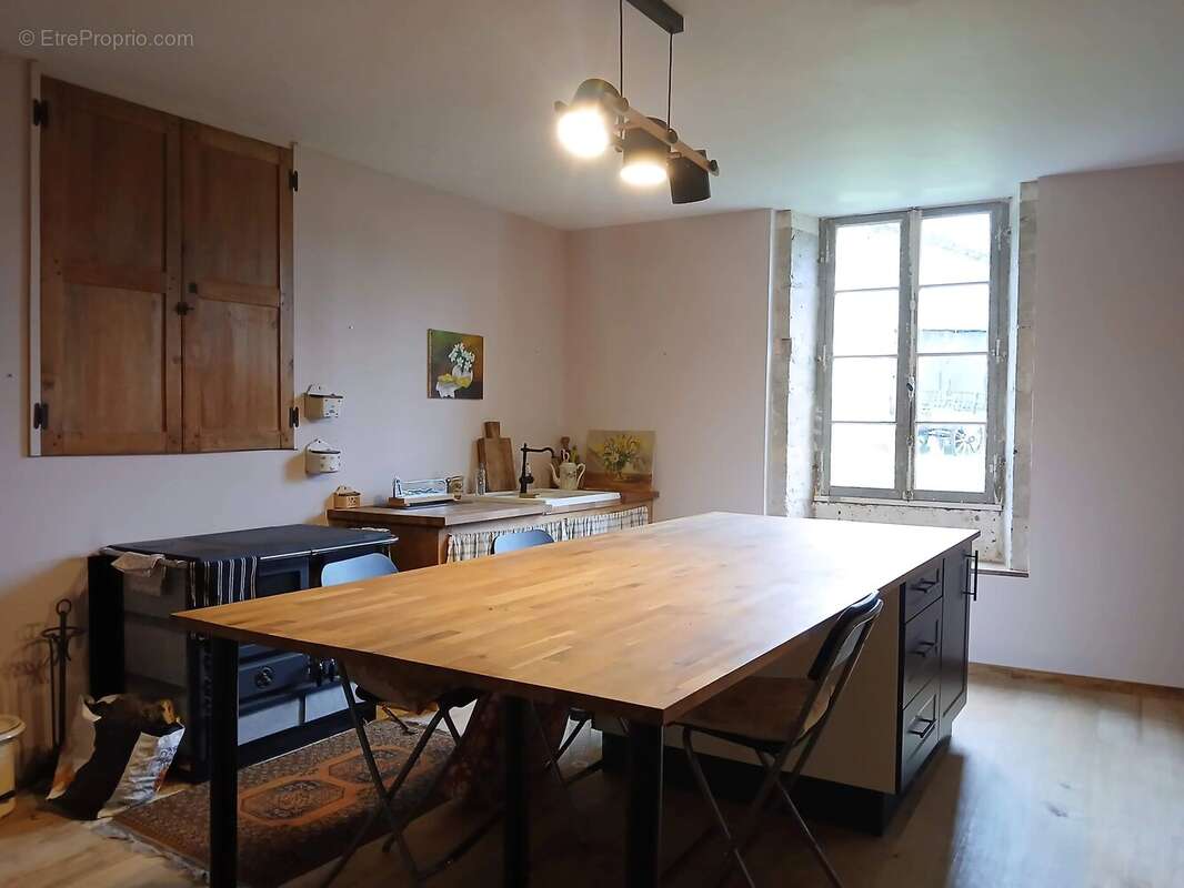 Maison à AUBETERRE-SUR-DRONNE