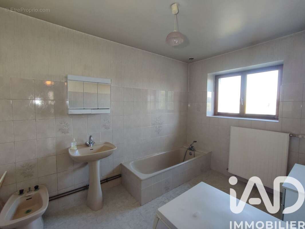 Maison 141 m² à Cendrey  - photo 8