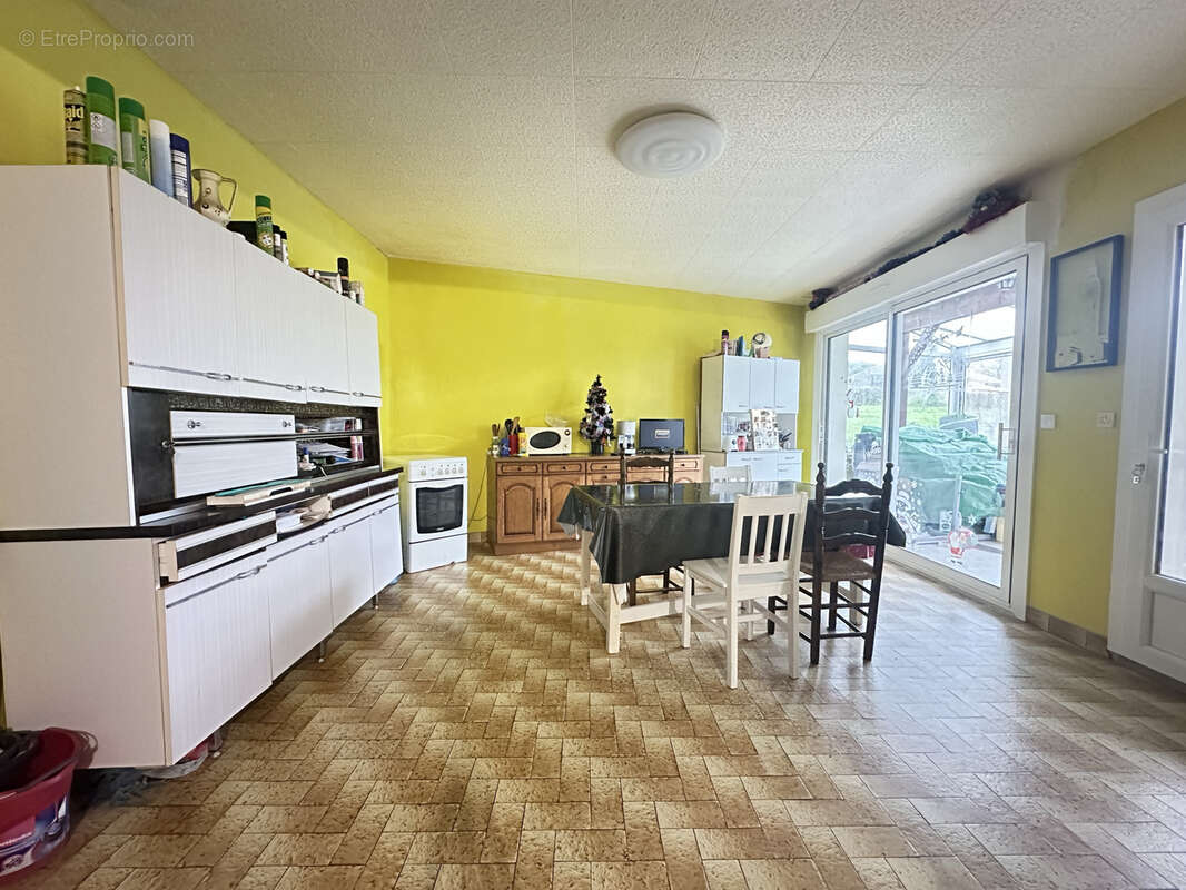 Maison à SAINT-ETIENNE-DU-BOIS