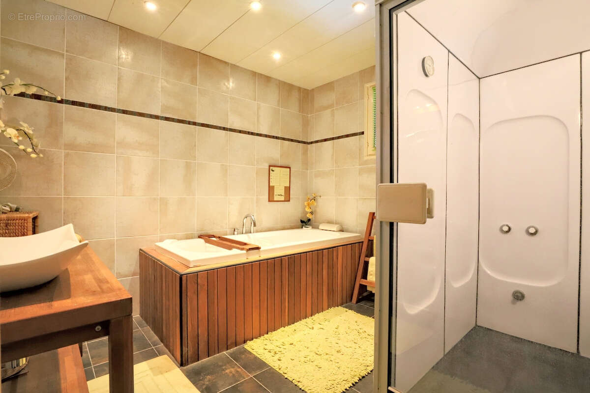 Maison à SOLLIES-TOUCAS