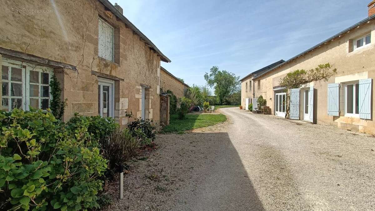 Maison à LE ROCHEREAU