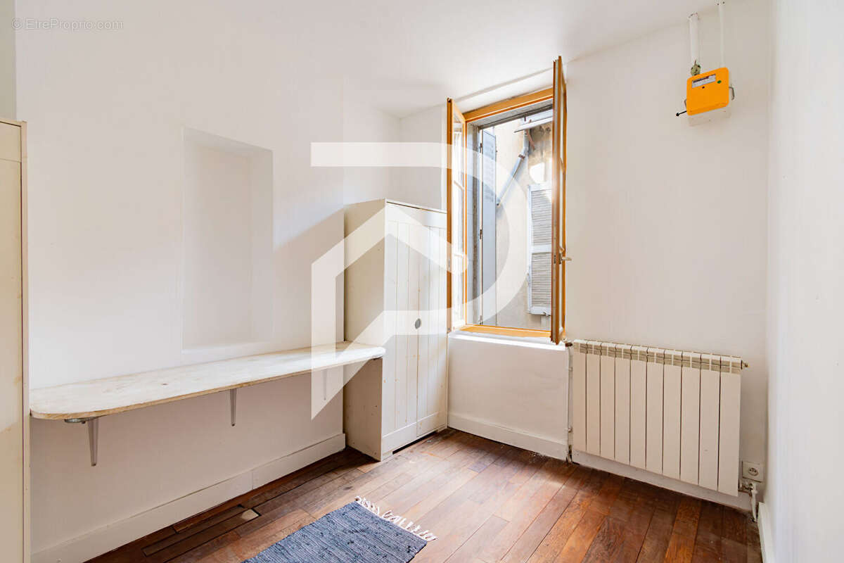 Appartement à MARSEILLE-2E